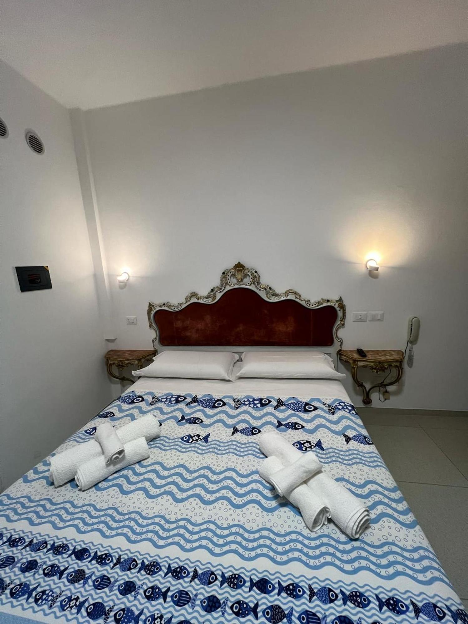 Bike Hotel Oasi Finale Ligure Exterior foto